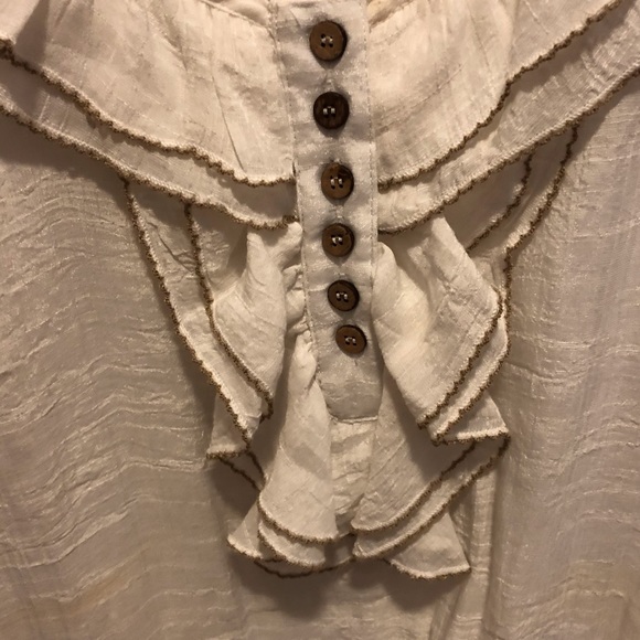 Mine size large cream sleeveless blouse - Picture 2 of 5